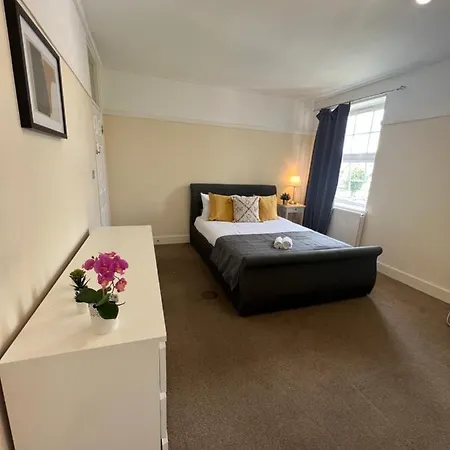 Stunning Wembley Stadium Flat